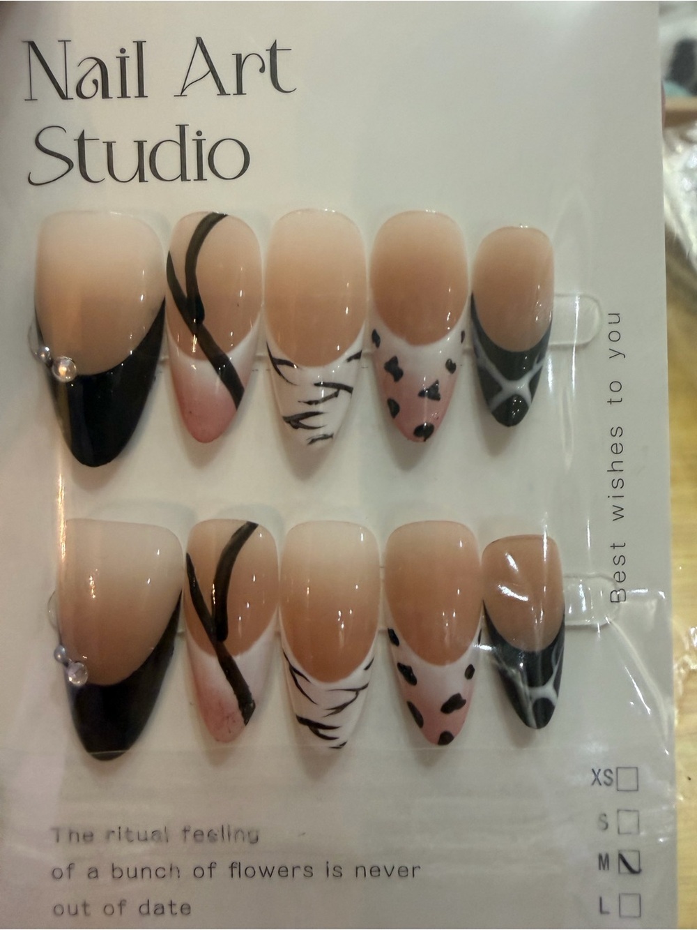 Black & Nude Press-On Nail Set